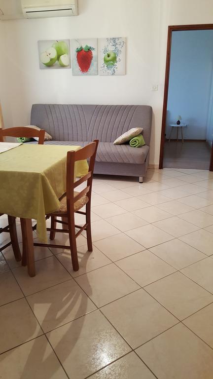 Apartment Stancija Padovan Πόρετς Εξωτερικό φωτογραφία